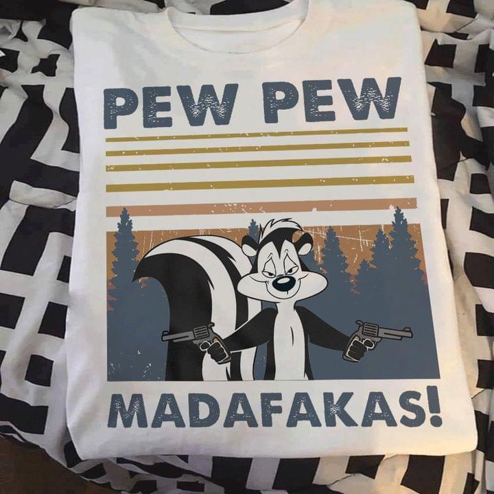 Pew Pew Madafakas! Pepé Le Pew and two Guns