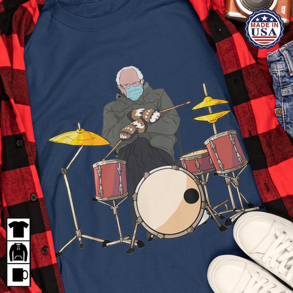 Old man playing Drum with a mask - Old man life