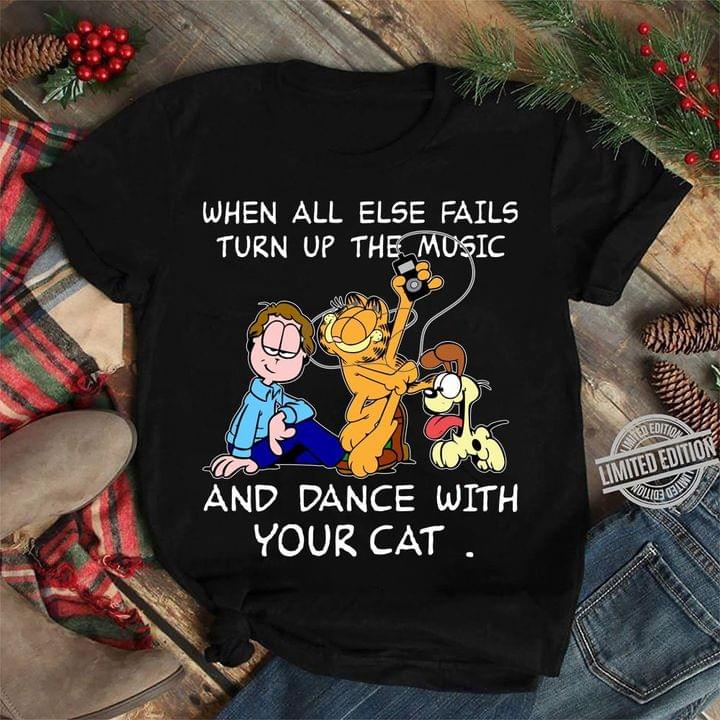When all else fails turn up the music and dance with your cat - garfield cat