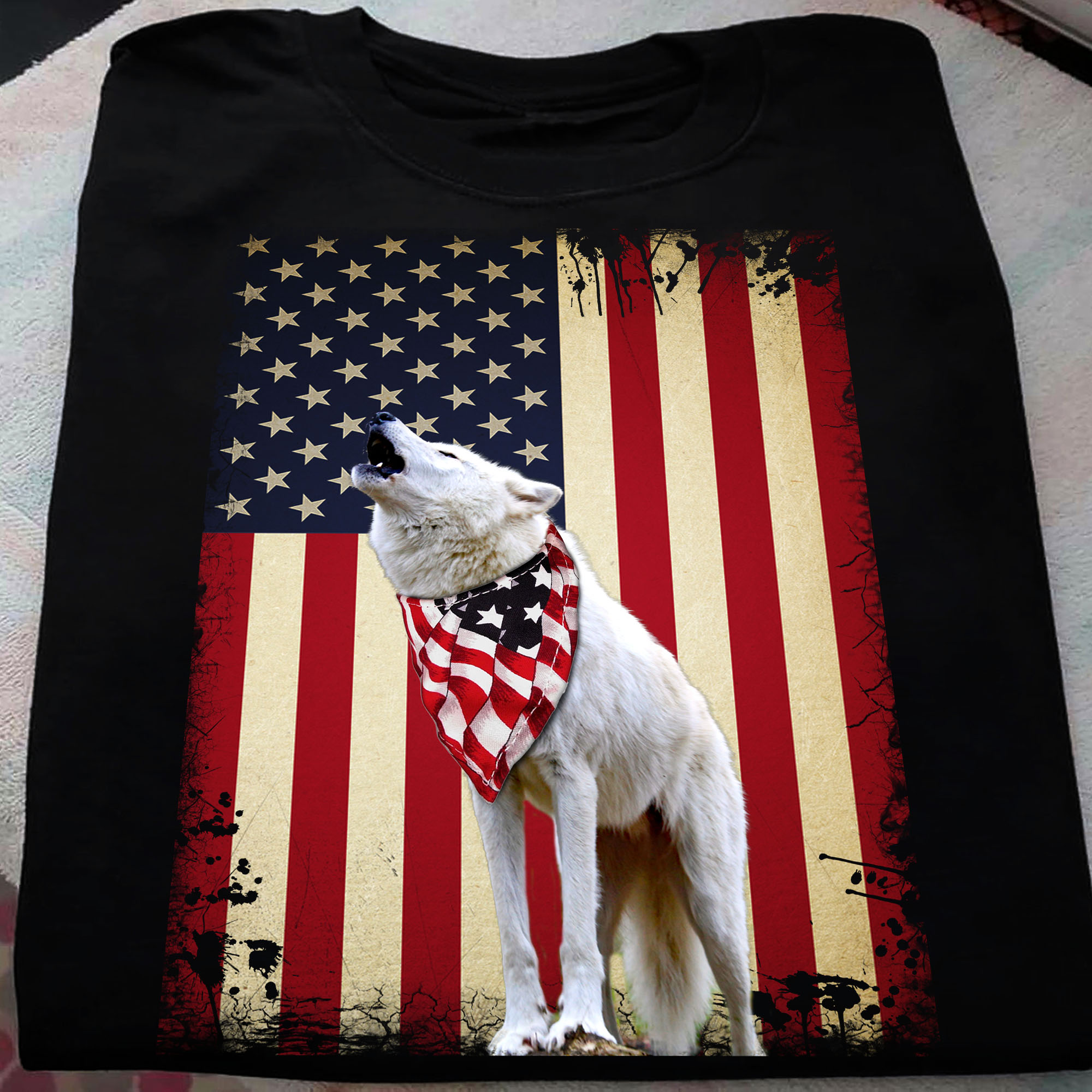 America flag - Wolf with america flag