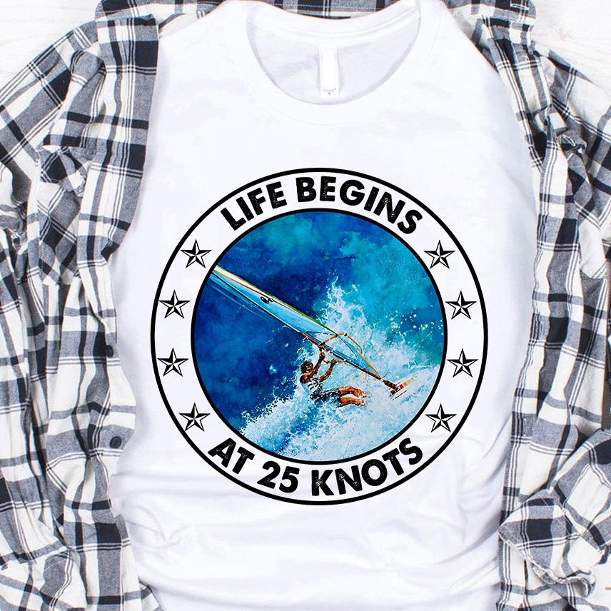 Life begins at 25 knots - Water skiing
