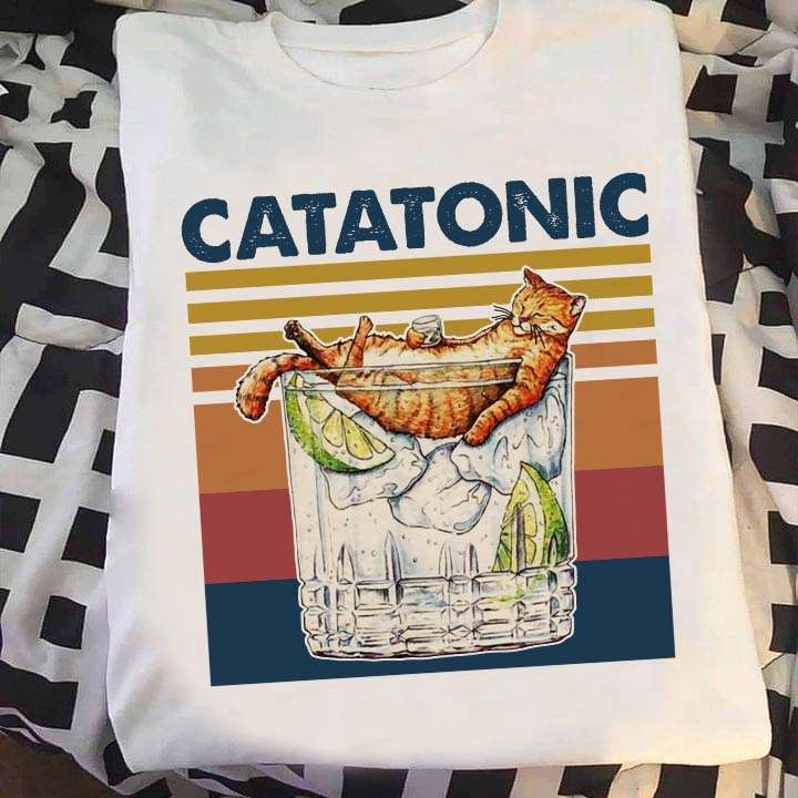 Catatonic and wine - Cat lover, wine lover, cat and wine