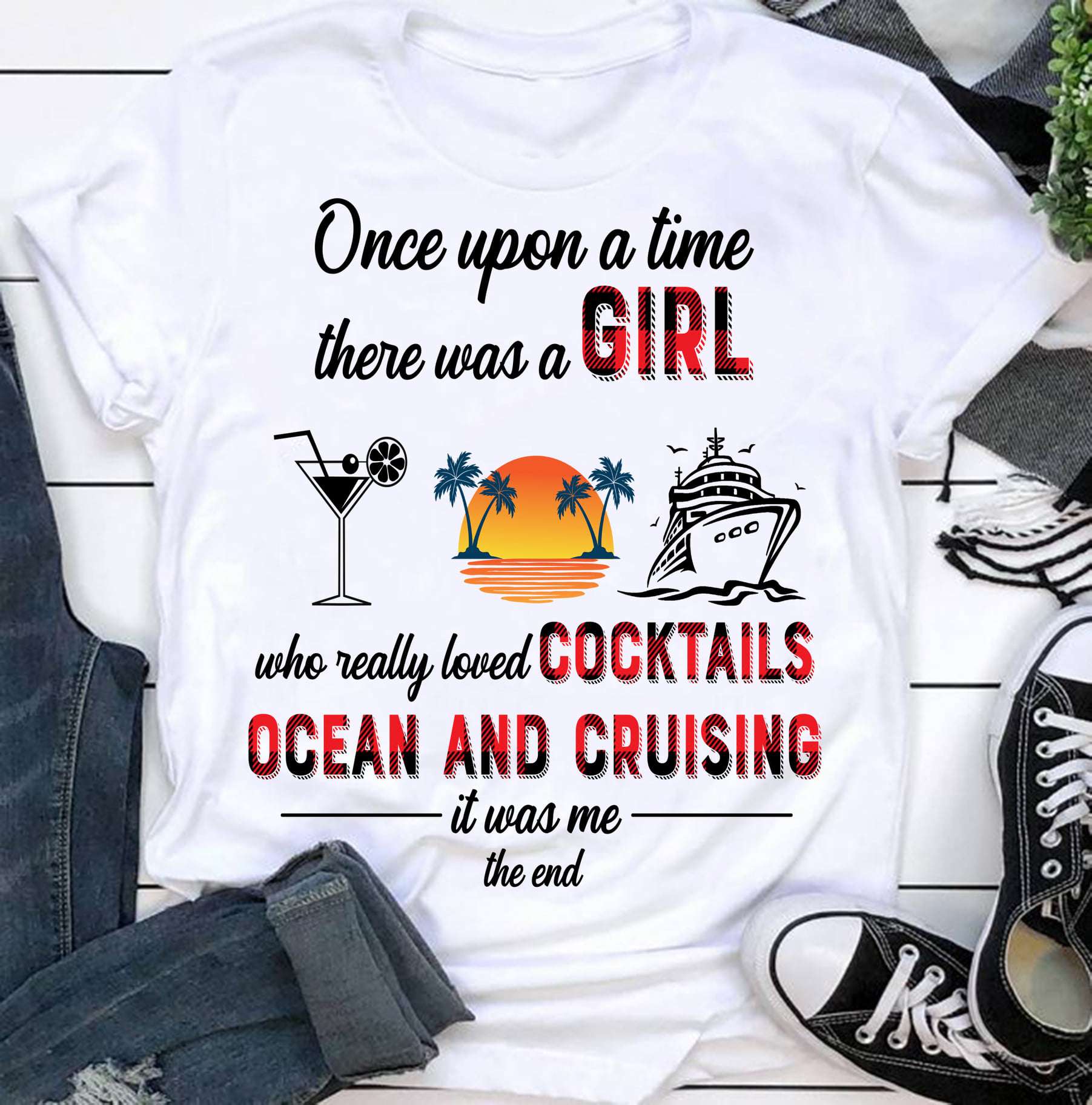 Girl who really loved cocktails, ocean and cruising - Cocktail girl