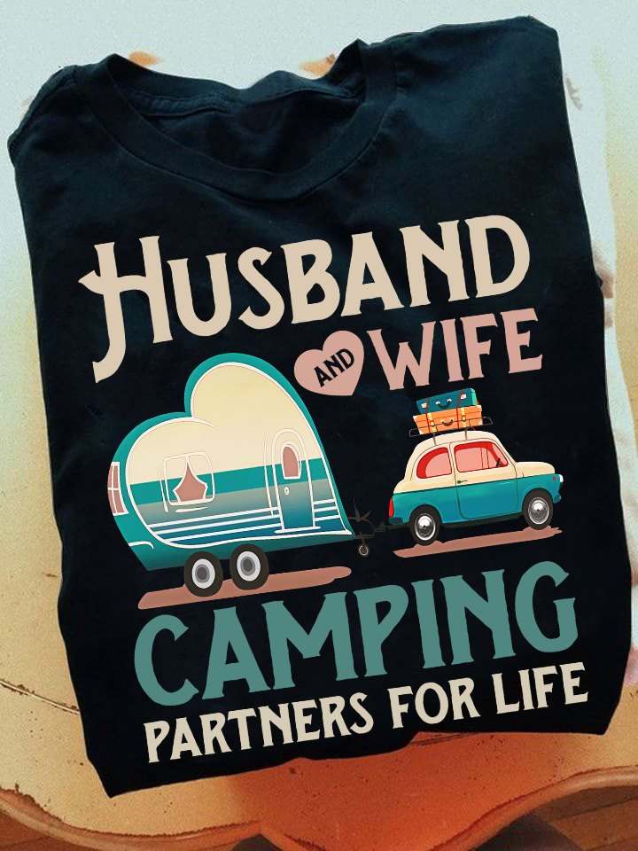 Husband and wife camping partners for life - Camping car