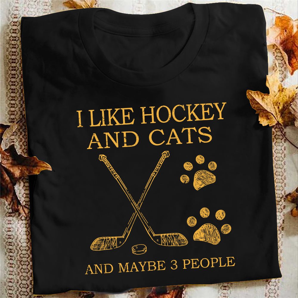 I like hockey and cats and maybe 3 people - Love playing hockey, cat lover
