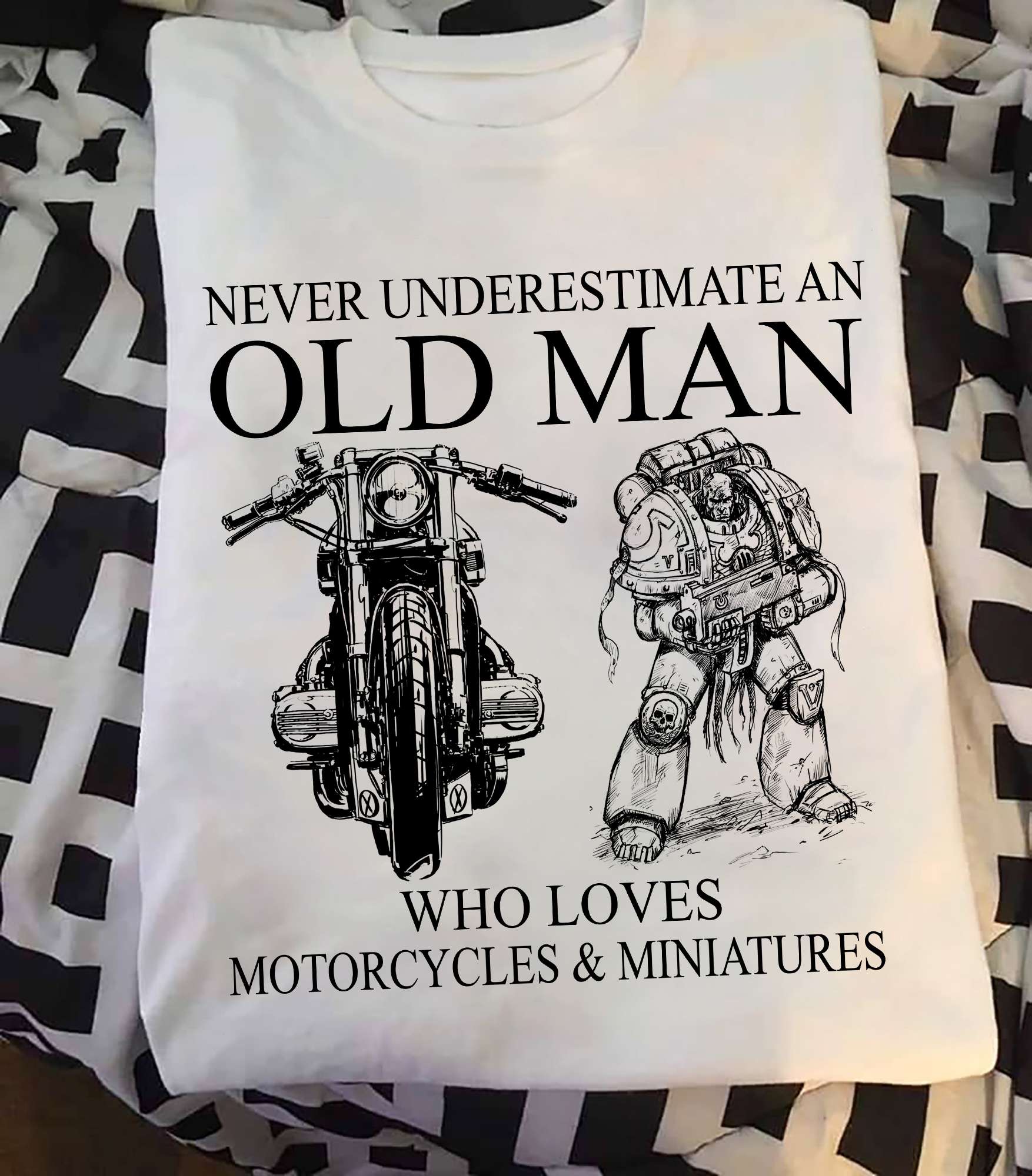Never underestimate an old man who loves motorcycles and miniatures - Miniatures collector