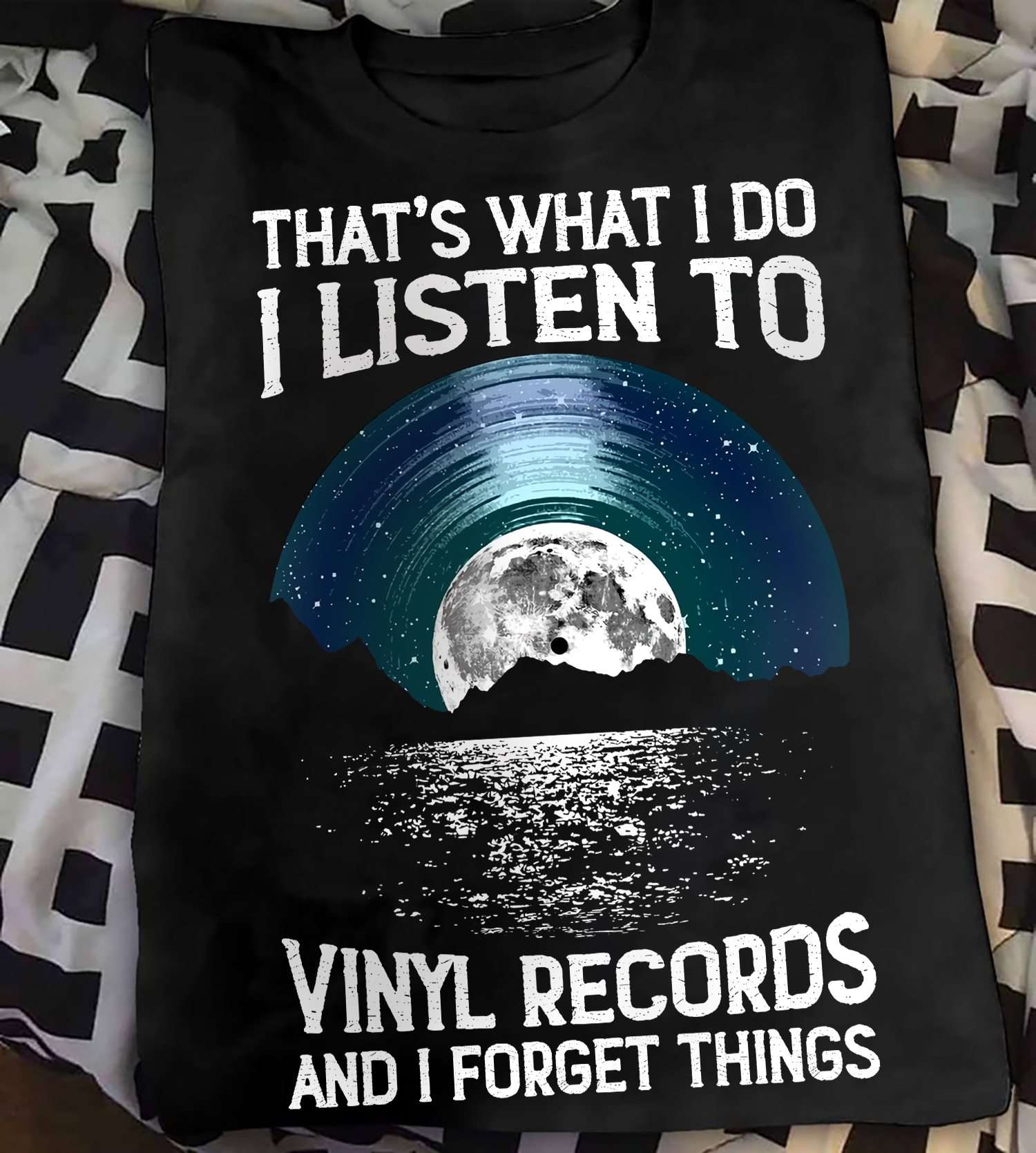 Moon Vinyl Records - That's what i do i listen to vinyl records and i forget things