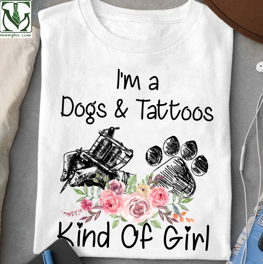 I'm a dogs and tattoos kind of girl - Dog paws, tattooed people