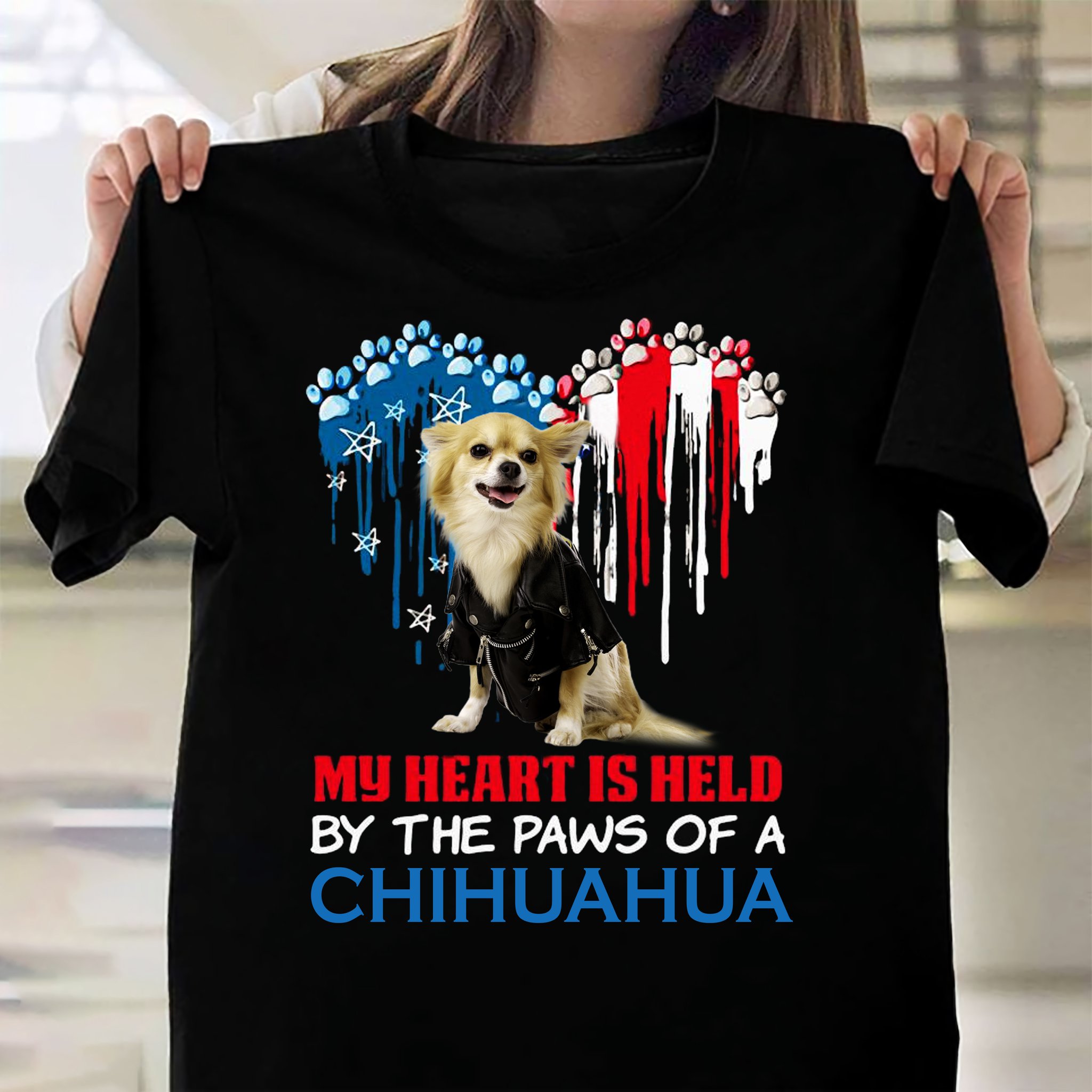 My heart is held by the paws of a Chihuahua - T-shirt for dog lover