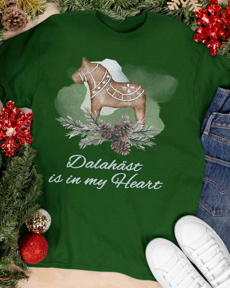 Dalahast is in my heart - Christmas horse shape cookie, Merry Christmas T-shirt