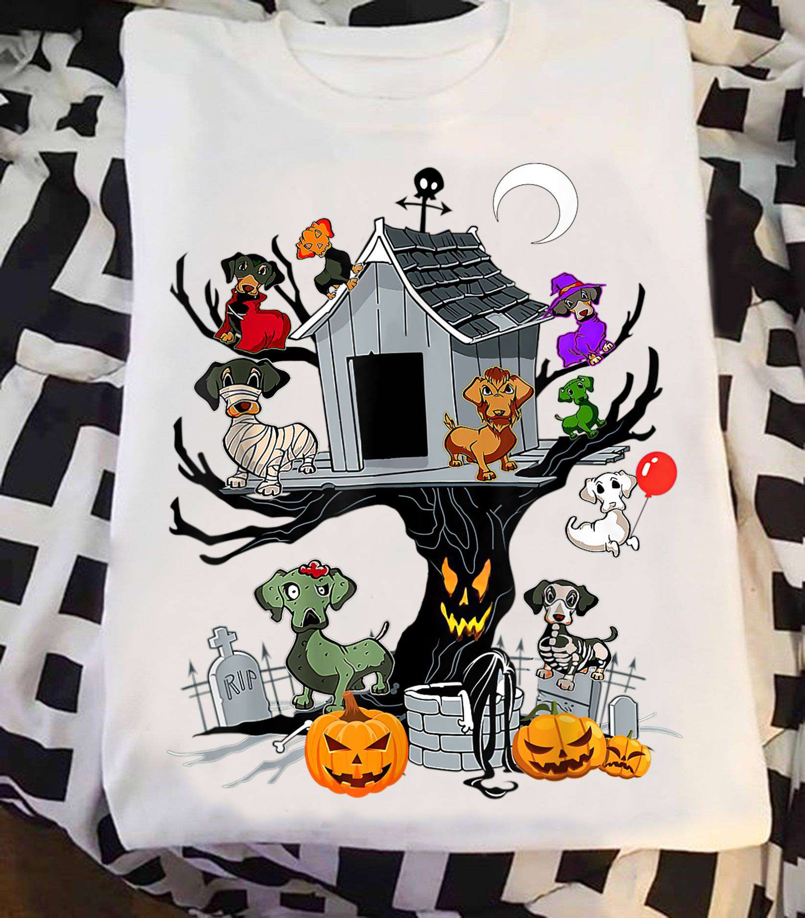 Dachshund horror, Haunted tree house - Halloween Costume