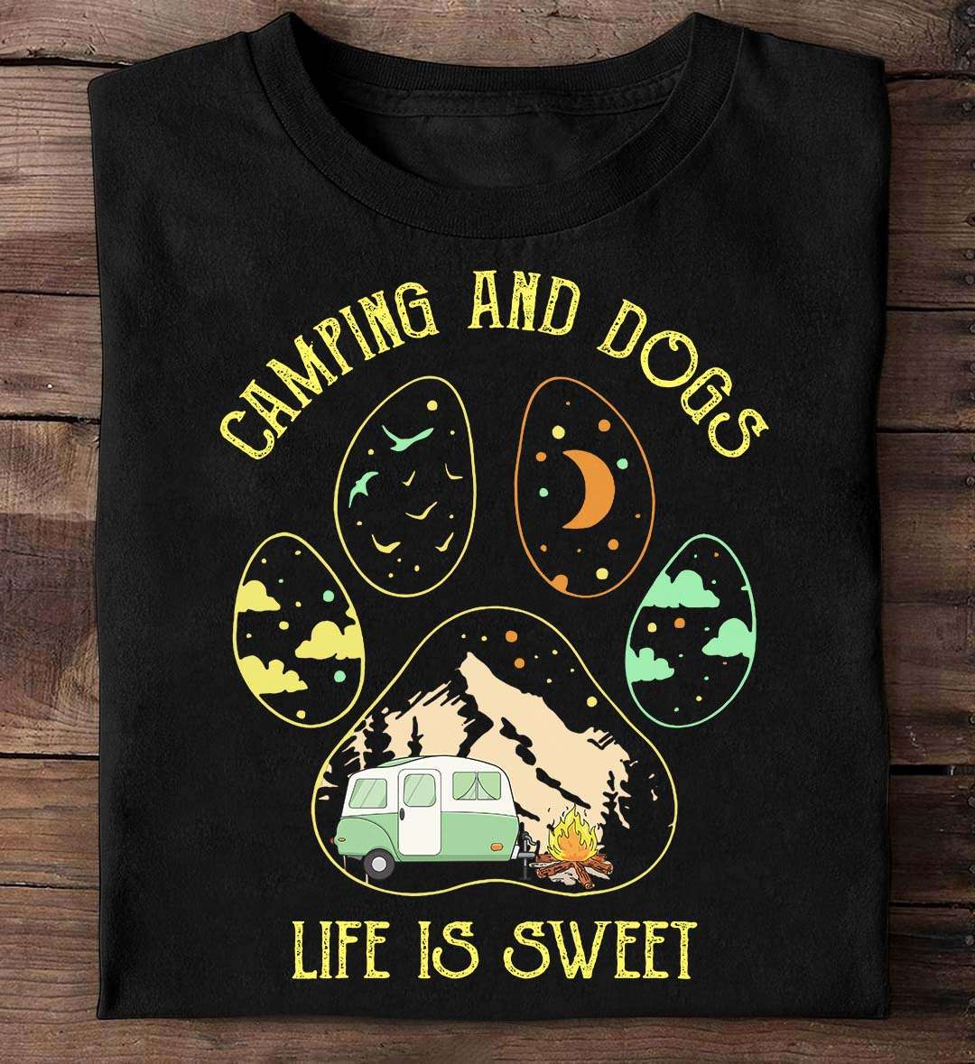 Dog's footprint, Camping on the mountain - Camping and dogs life is sweet