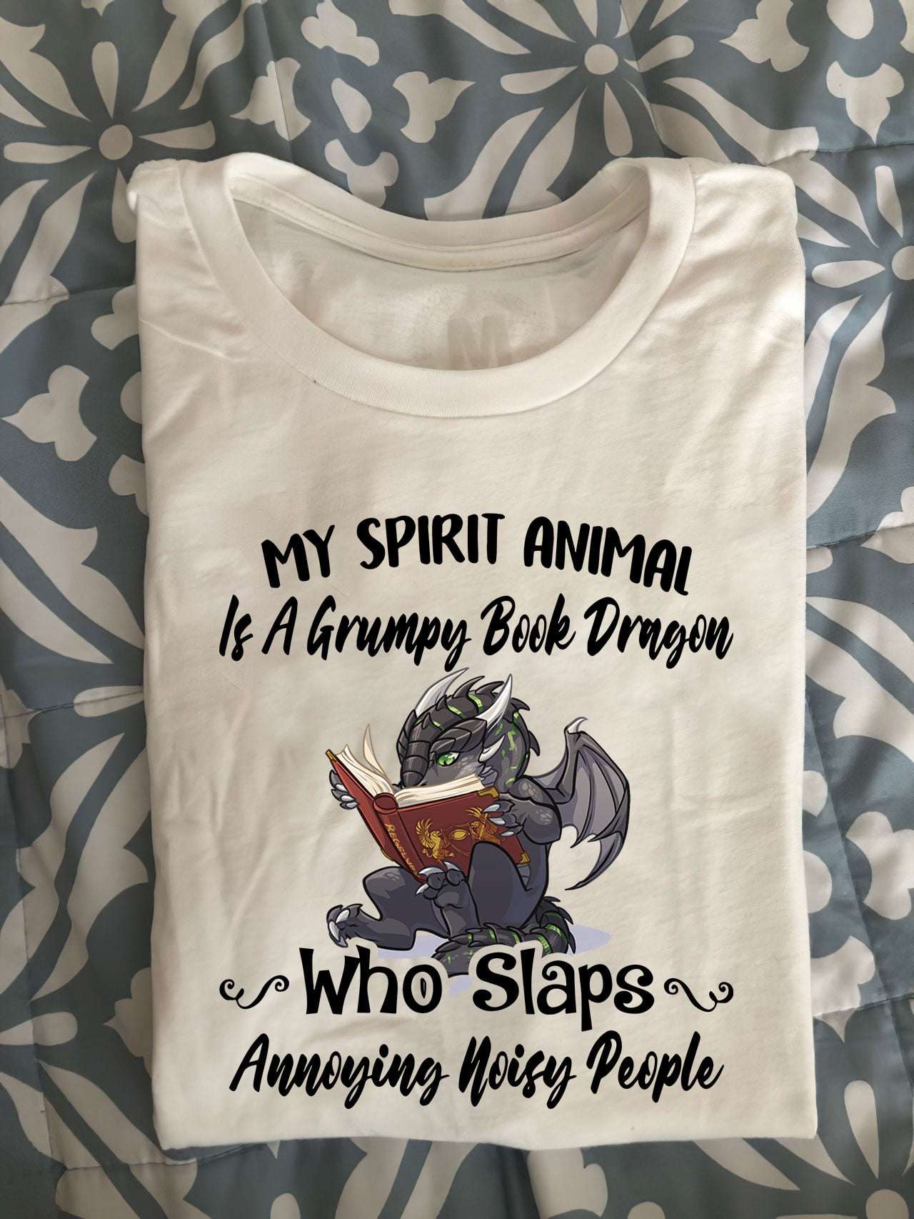 My spirit animal is a grumpy book dragon who slaps annoying noisy people - Dragon reading books