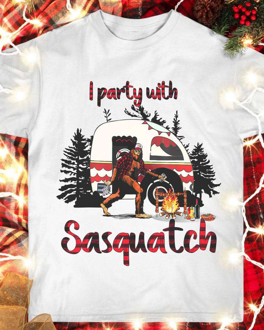 Bigfoot Camping - I party with sasquatch
