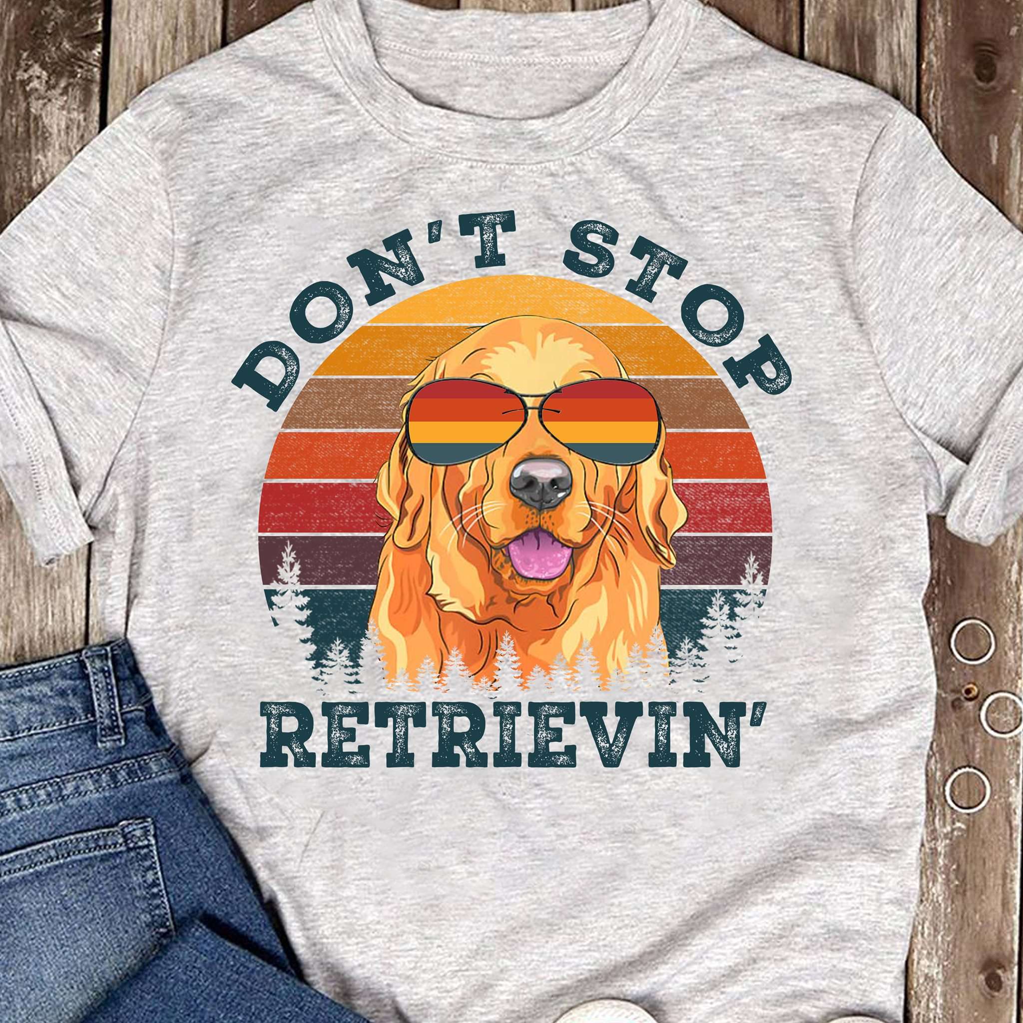 Golden Retriever Dog - Don't stop retrievin'