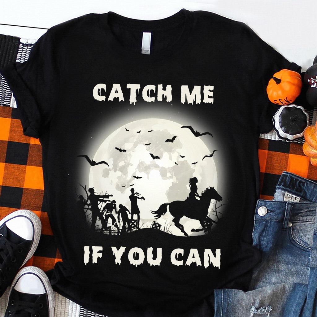 Catch me if you can - Girl riding horse, zombie rushing, Halloween zombie escape
