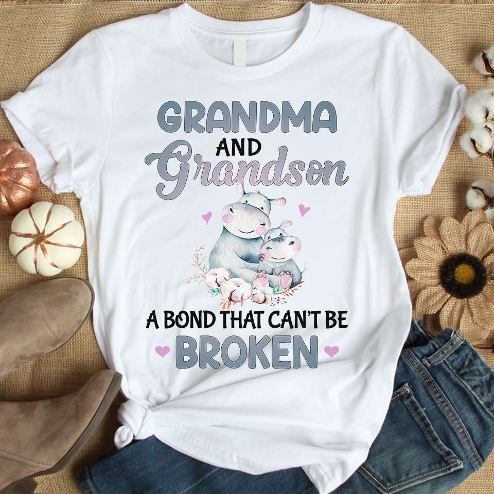 Grandma and grandson, a bond that can't be broken - Hippo family