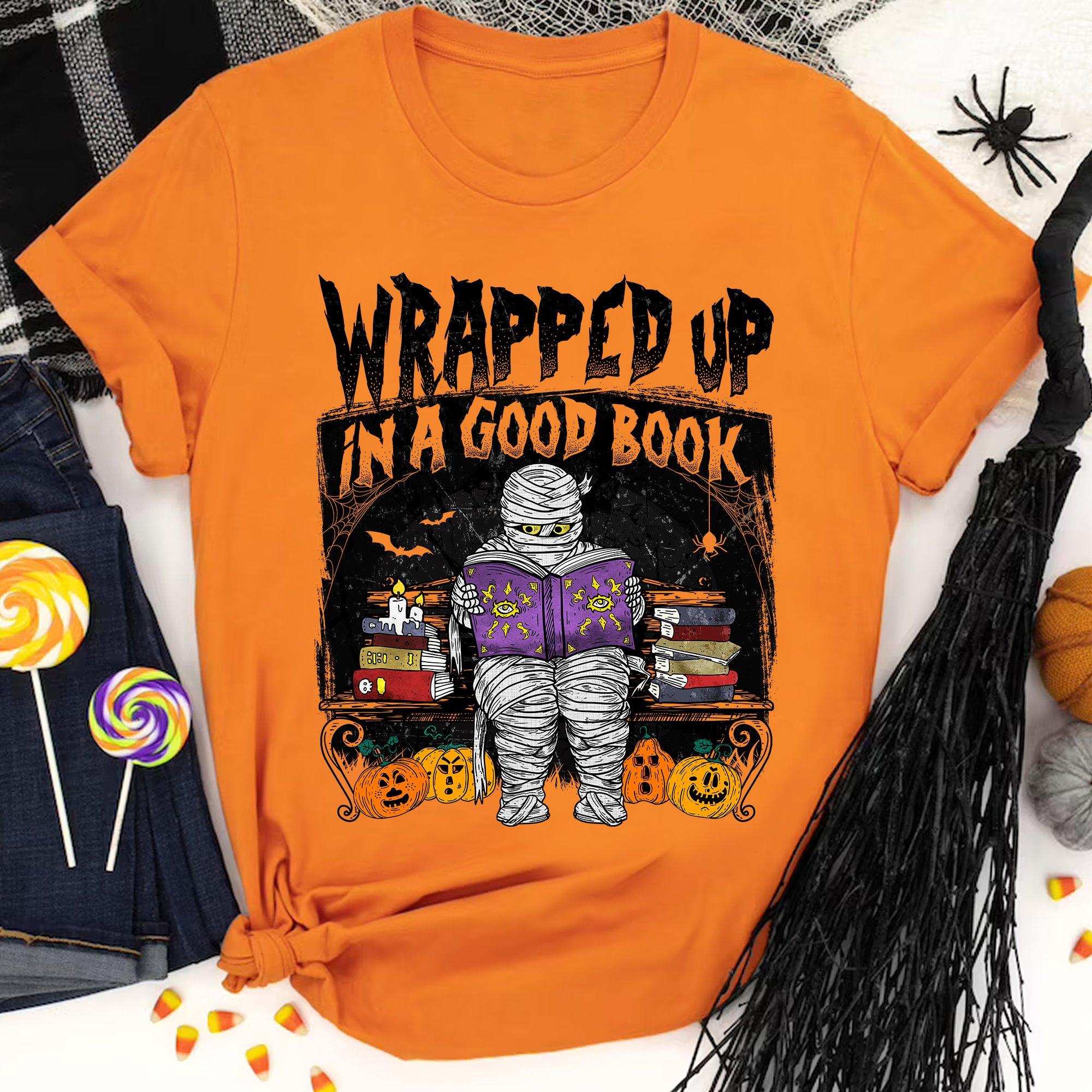 Wrapped up in a good book - Mummy reading book, Halloween mummy costume, gift for bookaholic