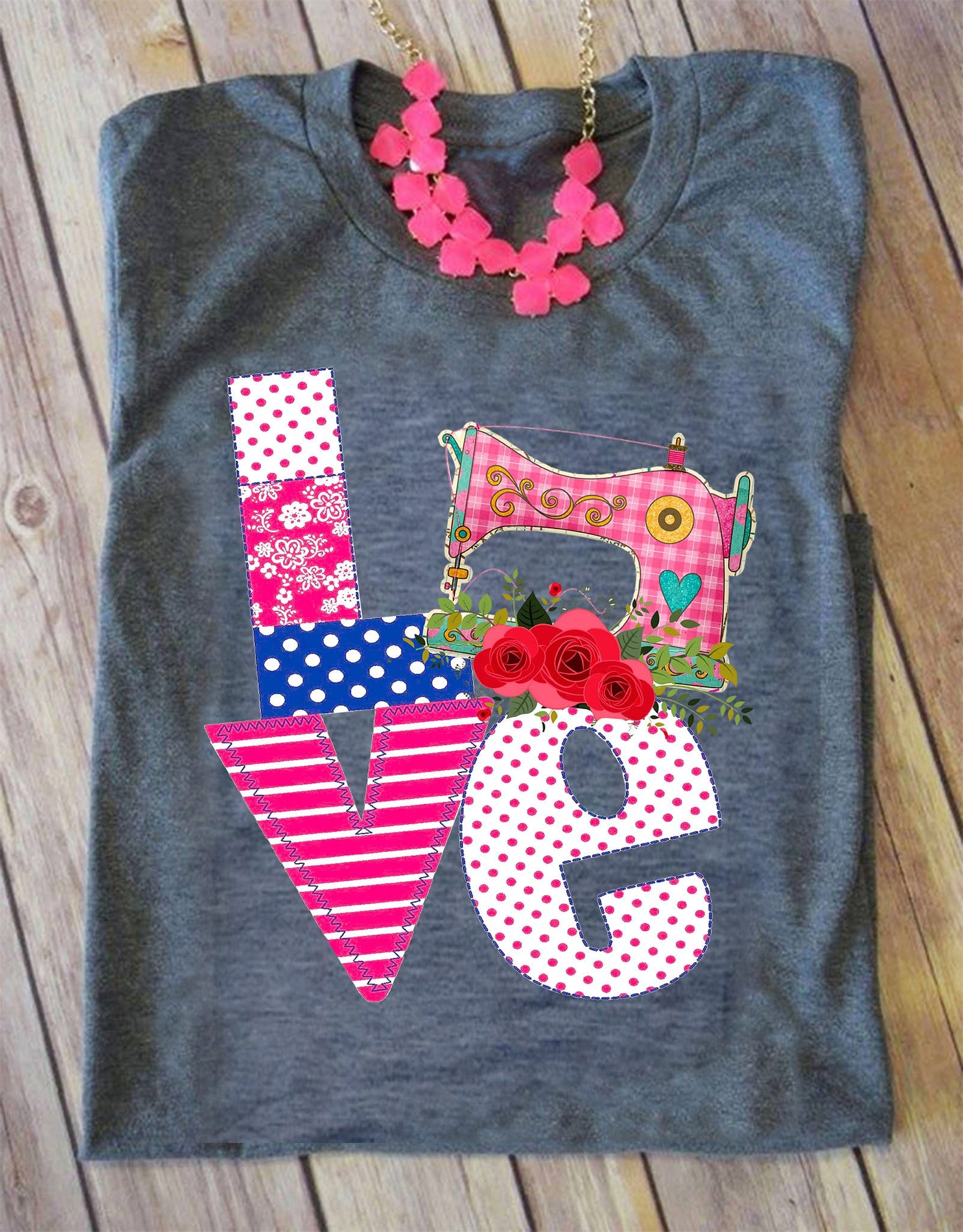 Love sewing - Pink sewing machine T-shirt, gift for sewing people