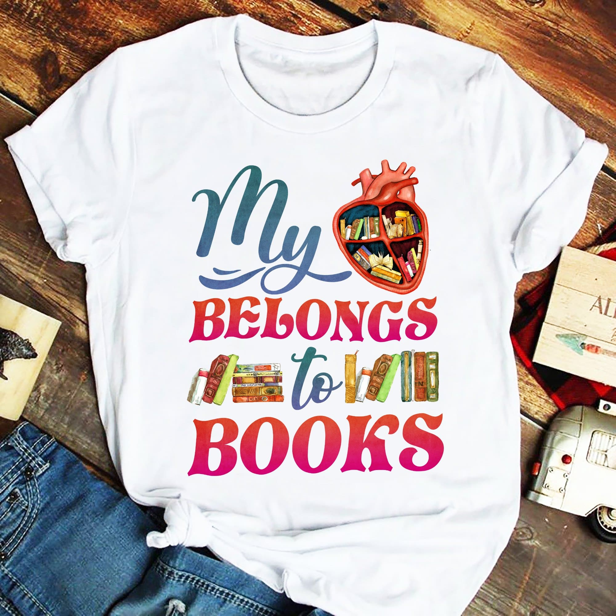My heart belongs to books - Gift for book reader, love reading books