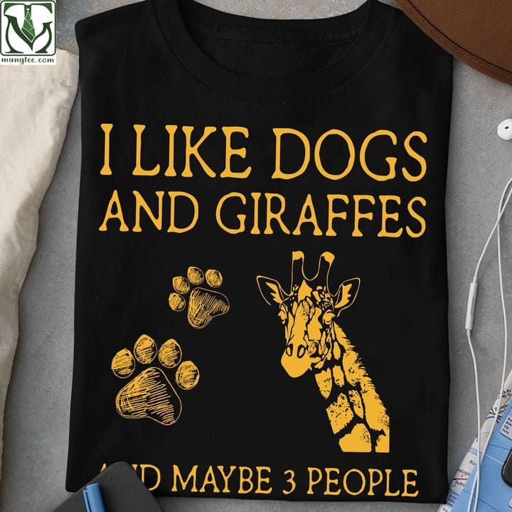 Dog Footprint Giraffes - I like dogs and giraffes and maybe 3 people