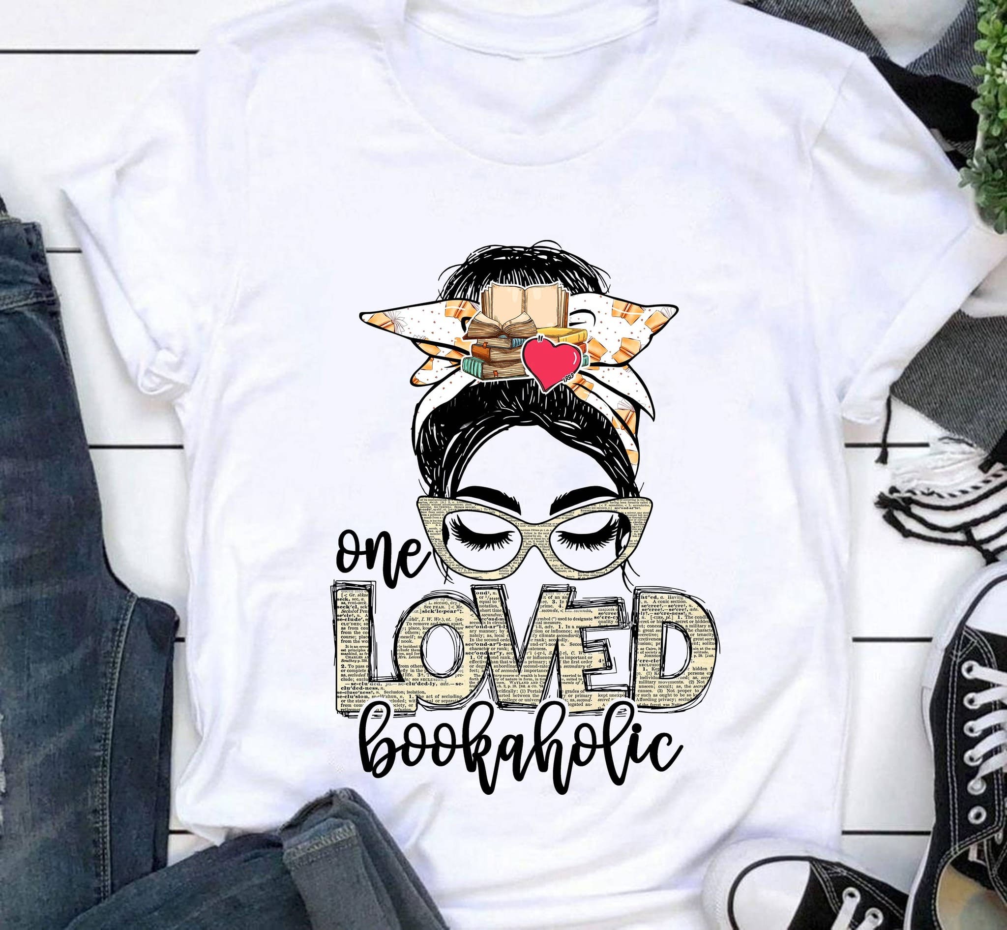One loved bookaholic - Girl the book lover, T-shirt for bookaholic