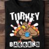 Turkey baggers - Turkey playing bowling, gift for bowling player